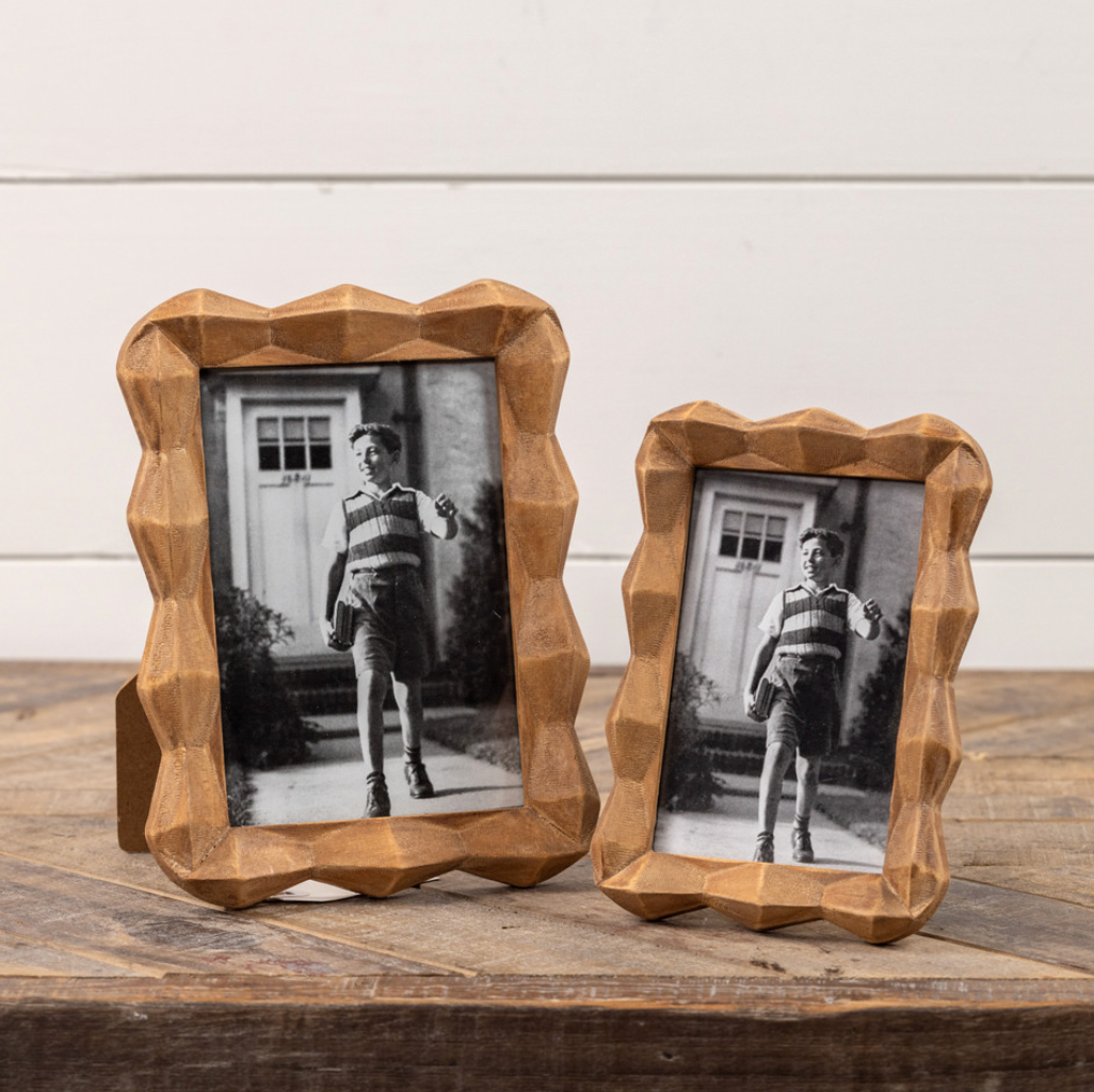 WAVY WOOD PHOTO FRAMES