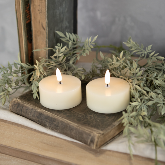 SET/ 2 - OVERSIZED 3D FLAME CREAM TEALIGHT CANDLES