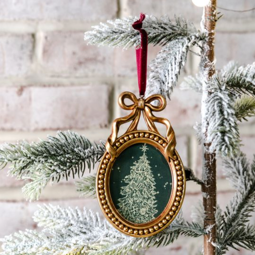GOLD OVAL FRAME ORNAMENT