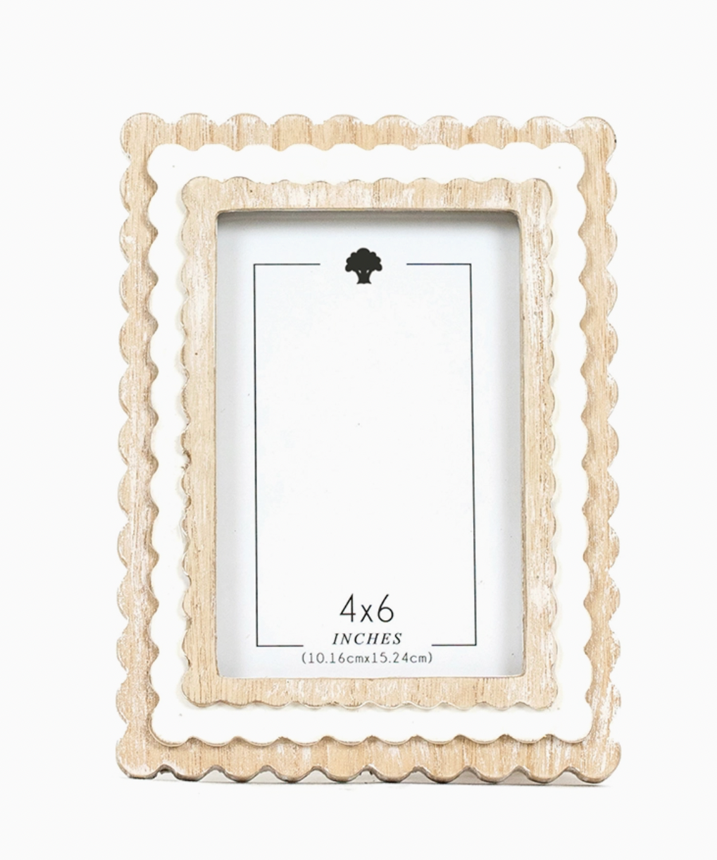 Wood Scallop Photo Frame (4x6) Home Decor