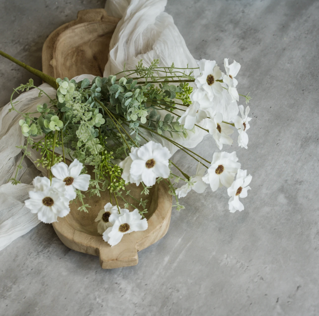 18" WHITE COSMOS BUSH